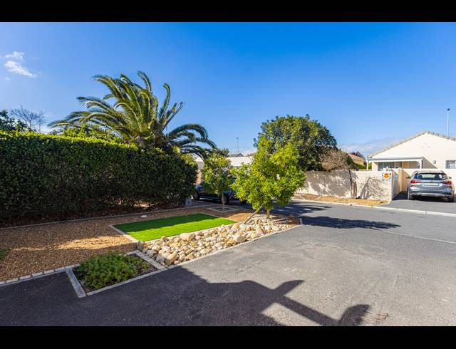 2 BEDROOM FREESTANDING FOR SALE IN SUNNINGDALE